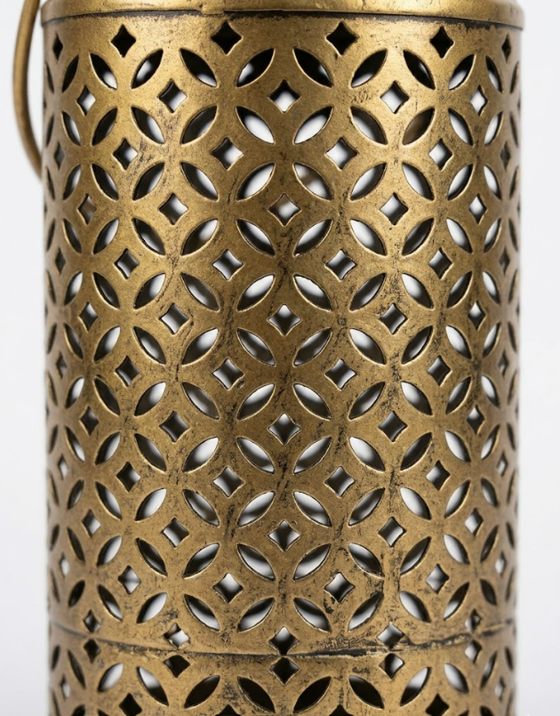 Cylindrical tea light
